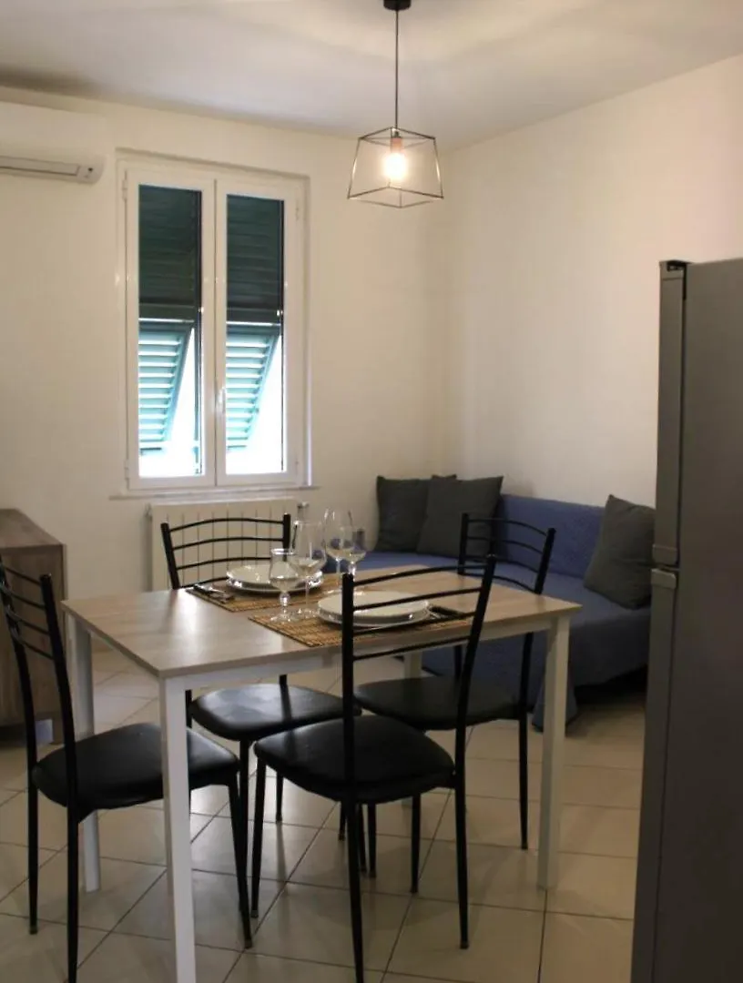 Blackstone Apartment Varazze 0*,